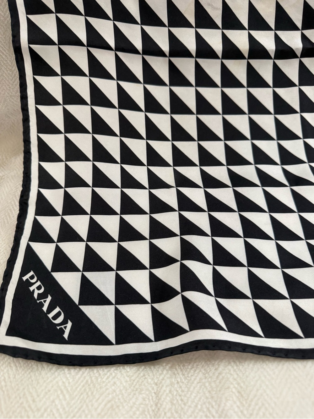 Prada Black and White geometric-patterned Silk Twill Scarf - Picture 8 of 9
